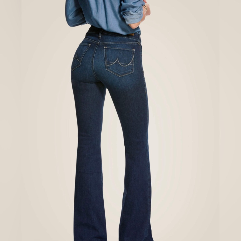 ARIAT SIZE 30 LONG Ultra Stretch Perfect Rise Katie Flare Jean